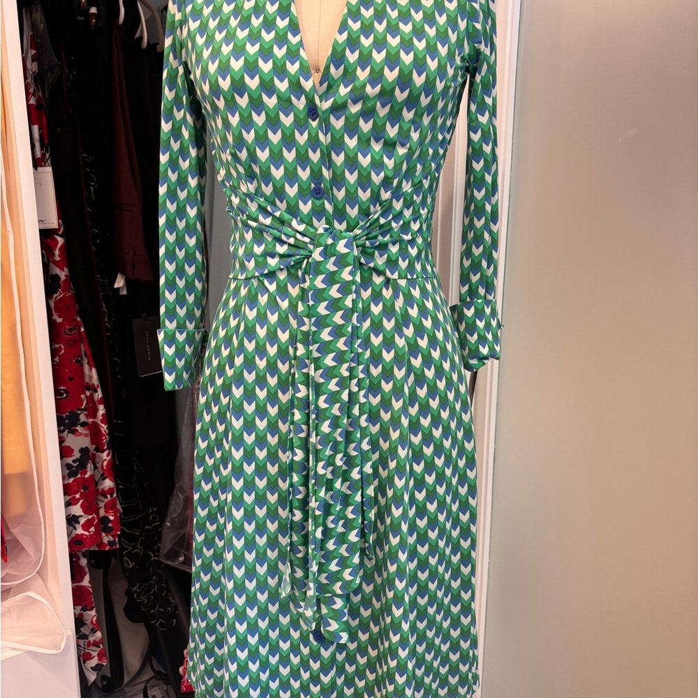 NWT Stylish Geometric Pattern Wrap Dress 4